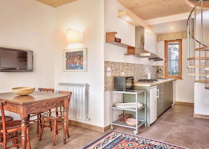 Apartment Byzantine Feel